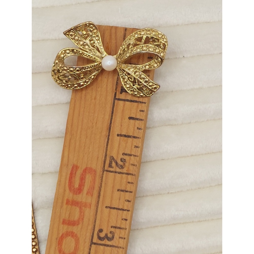 Vintage Gold Tone Ribbon Bow Brooch Faux Pearl Filigree Openwork Romantic MCM - Picture 10 of 10